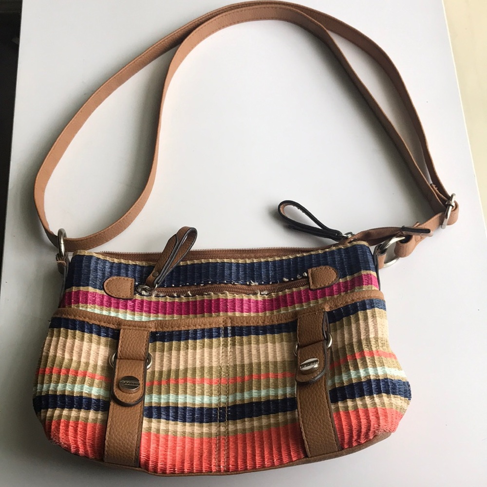 Straw & faux leather purse